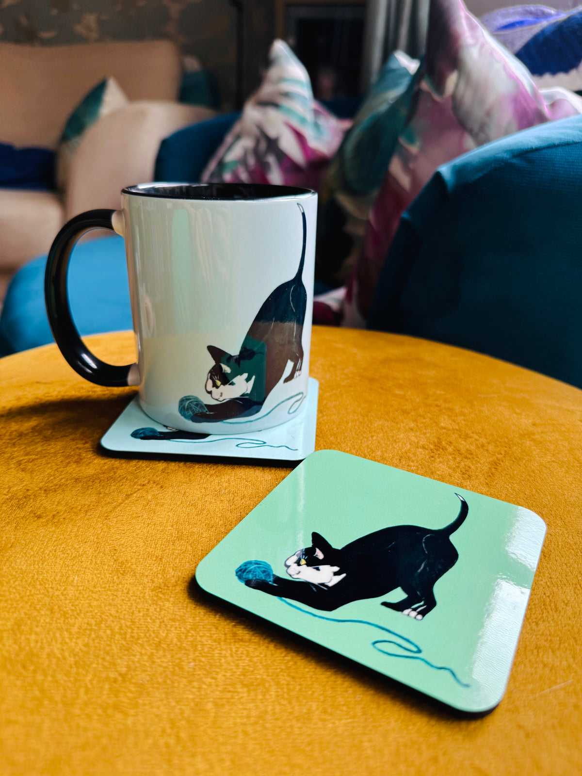 Catford cat coffee mug with black handle and interior