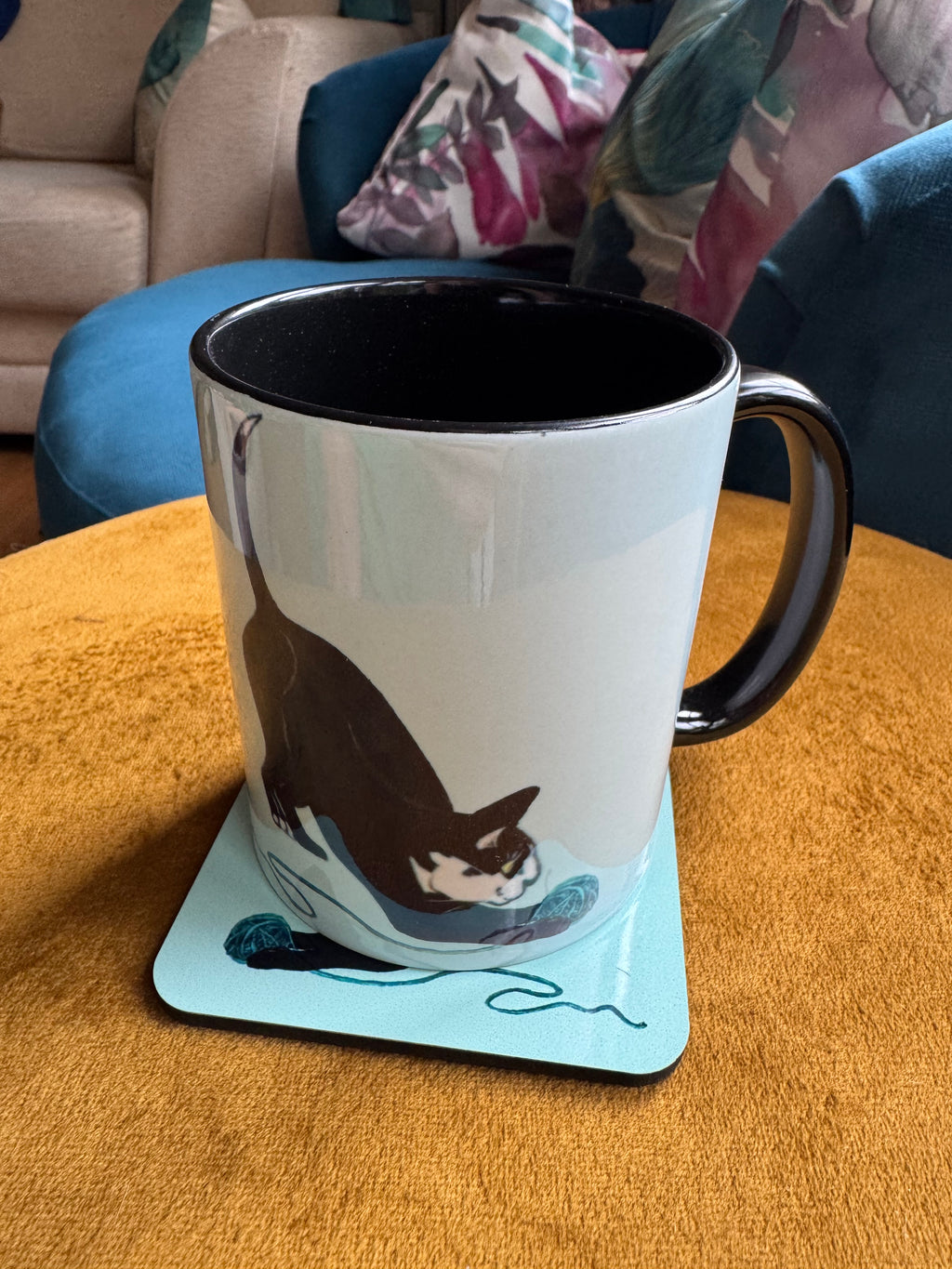 Catford cat coffee mug with black handle and interior